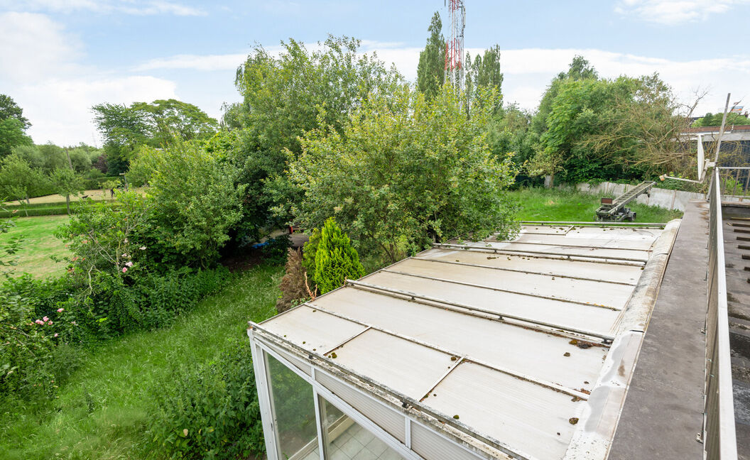 Kantoren & magazijn te koop in Aartselaar